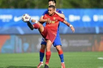 申花2-2铜梁龙 朱辰杰双响救主马纳法染红