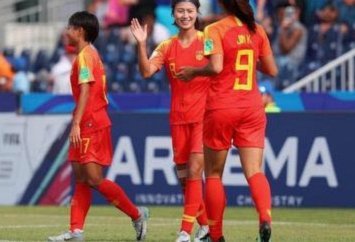 足球报：U20女足主帅贝尔可能离任，外界传闻王洪亮或接手