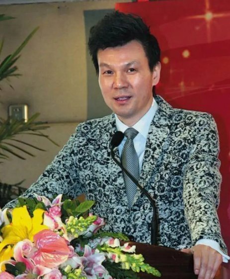35岁右后卫李彬：用经验浇灌广东晨星的青春防线