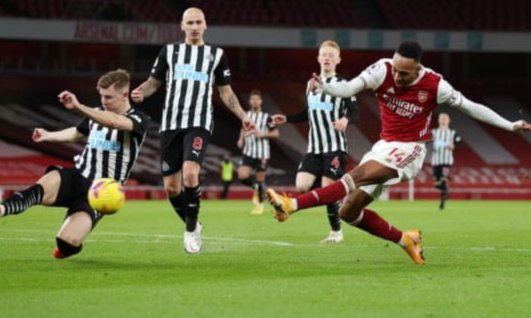 萨卡双响！英格兰半场4-0领先，世界杯战事回顾