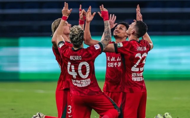 申花4-1大胜深圳纳萨里奥2射1传闪耀全场