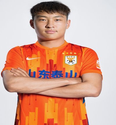 山东泰山官方：尊重球员个人选择，段刘愚转会云南玉昆