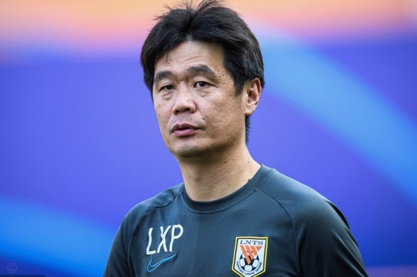 目前的情况，李霄鹏较为合适