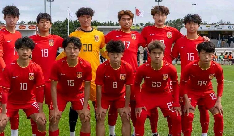 中国U16男足2-0卡塔尔队 取得U17海湾杯“开门红”